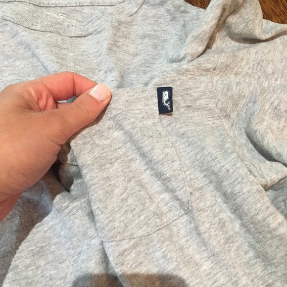 Men’s Vineyard Vines Front Pocket Long-Sleeve - Picture 2 of 6